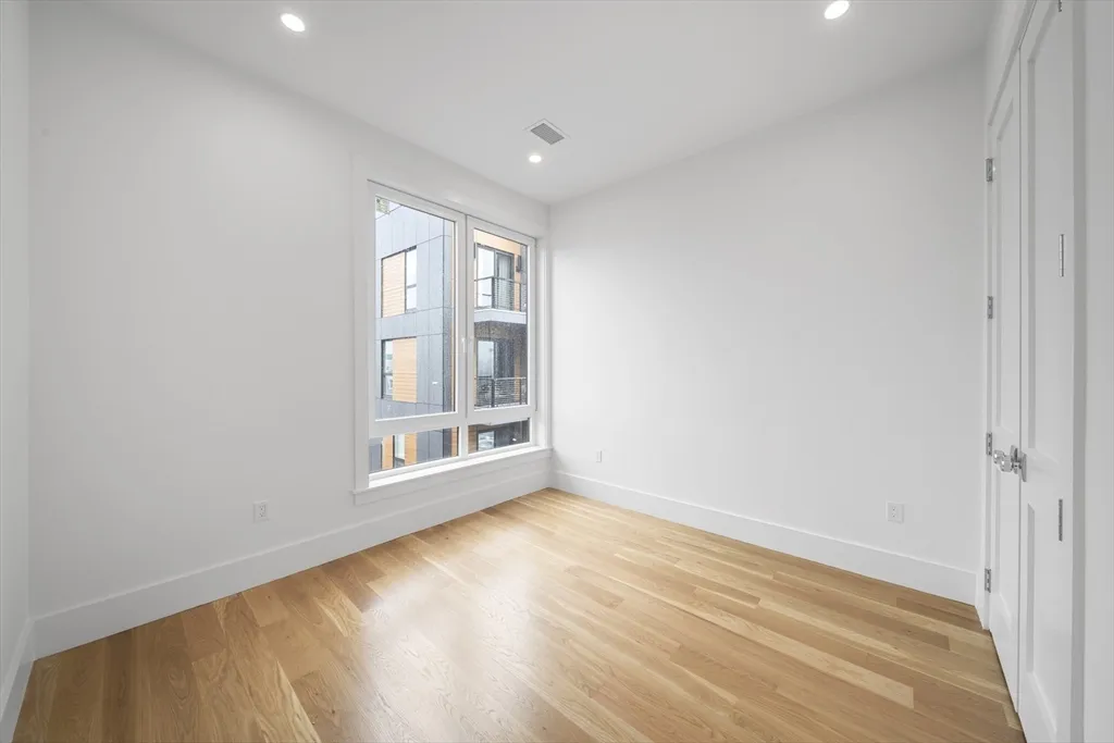 218 Old Colony Ave, South Boston