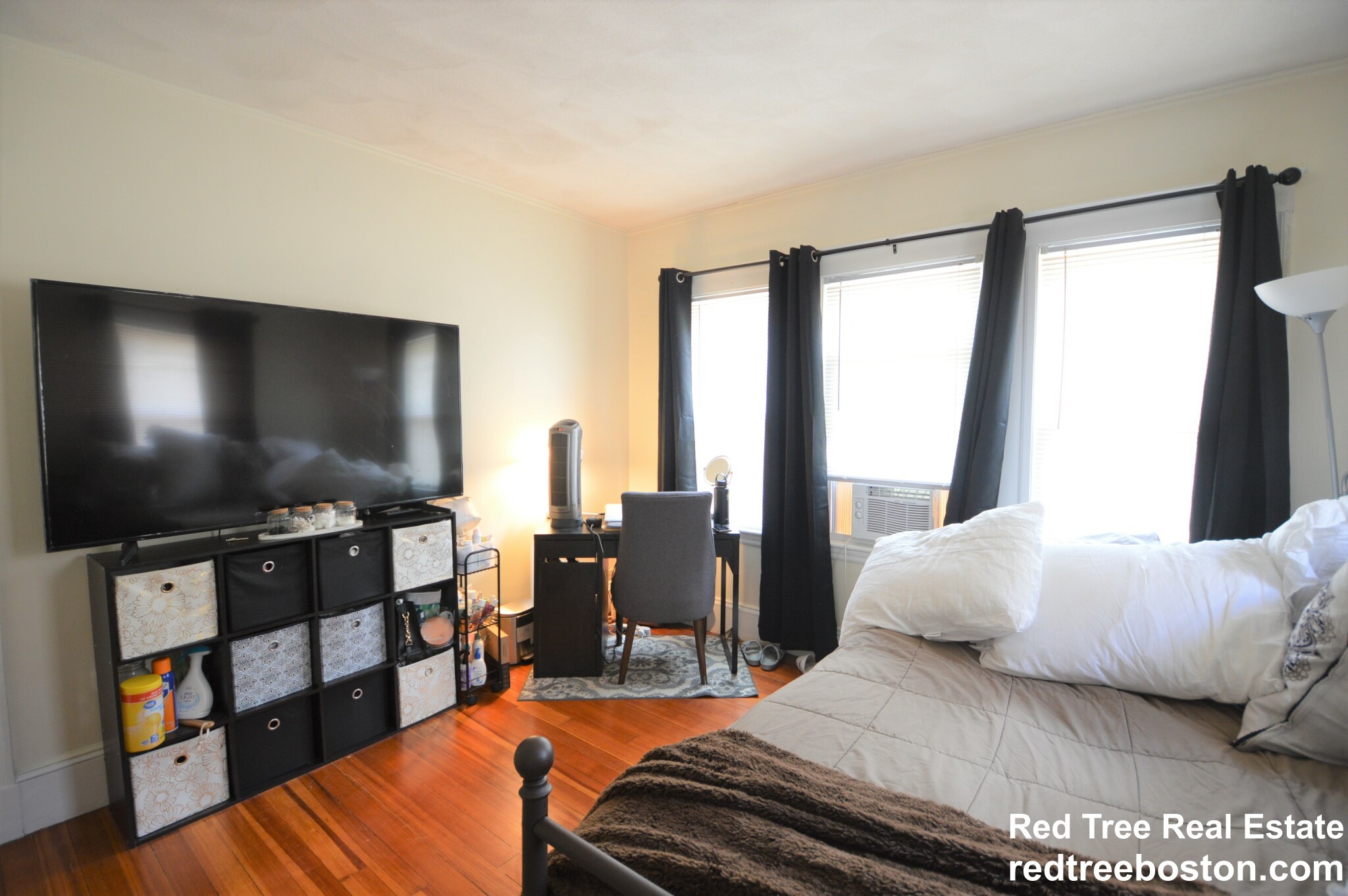 18 Hunnewell Ave, Oak Square