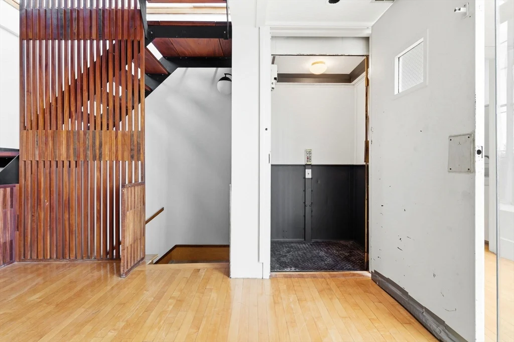 298 Columbus Ave, Back Bay