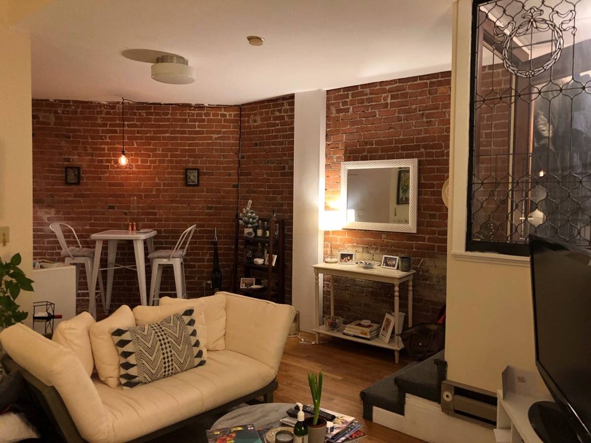 Studio bed, 1 bath apartment for rent at 350 Beacon St Unit 14, Back Bay — photo 2 of 10