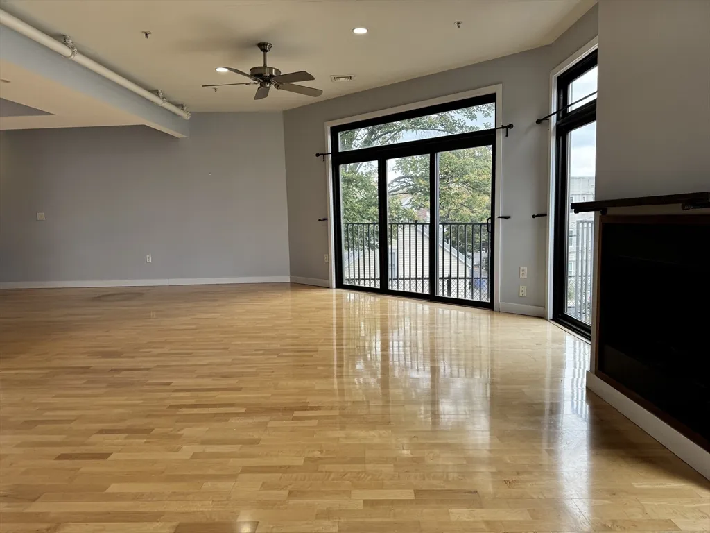 950 Dorchester Ave, Dorchester