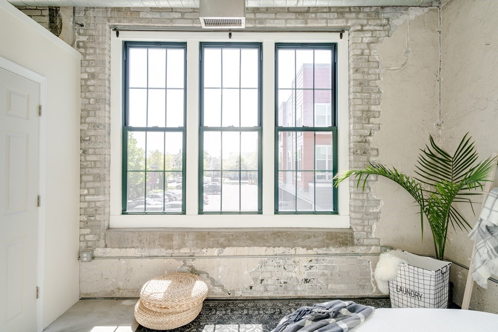 43 Charlton, Everett