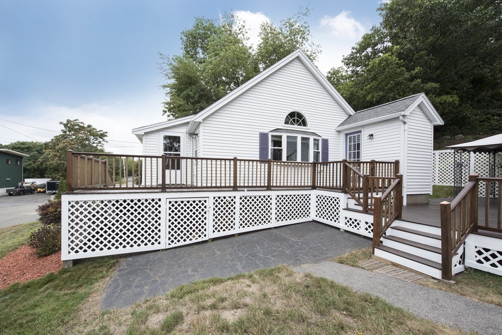 75 Saugus Ave, Saugus