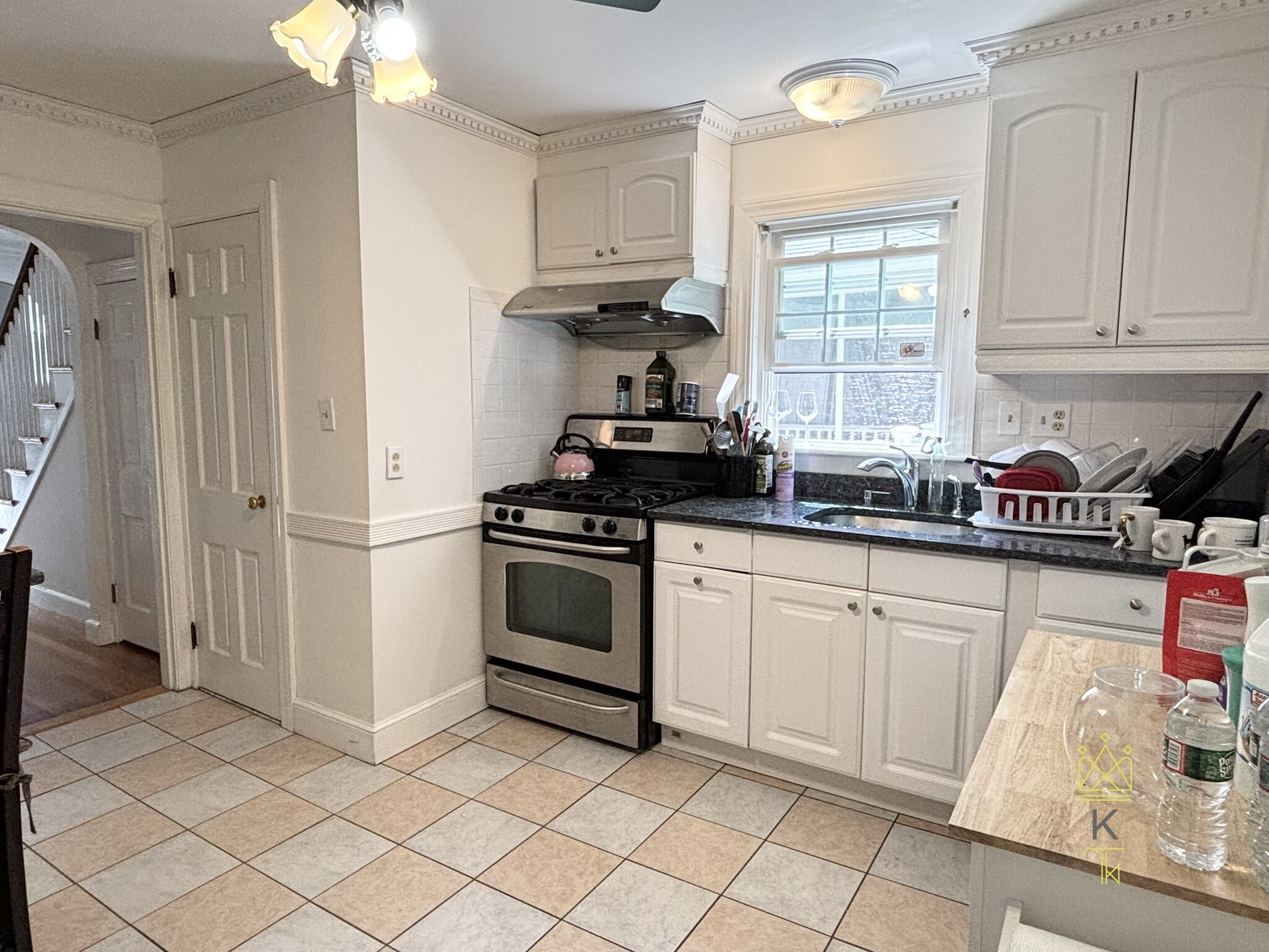 52 Hollywood Rd, West Roxbury