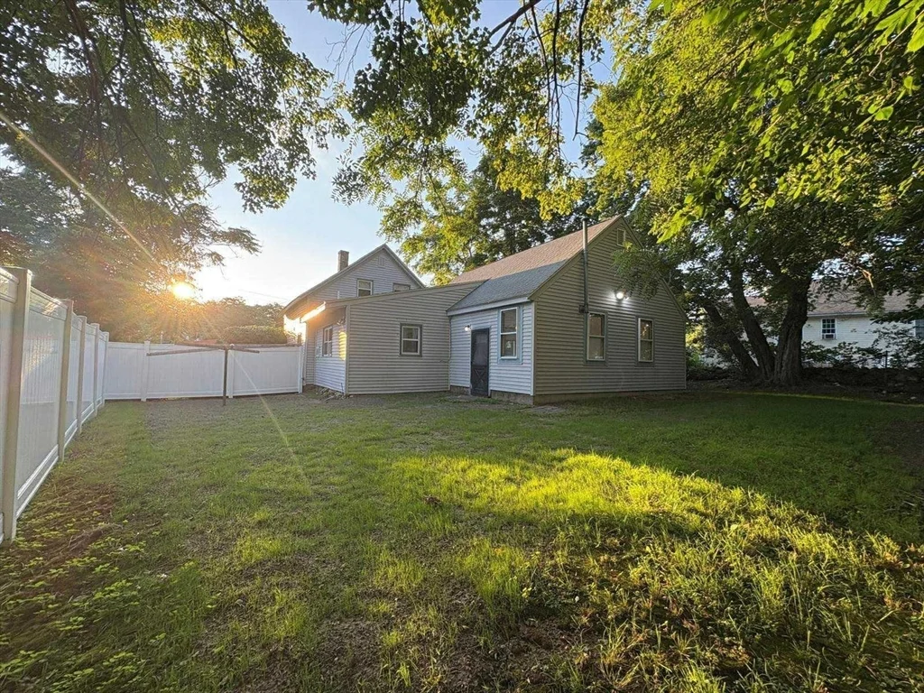 40 Green St, Milford