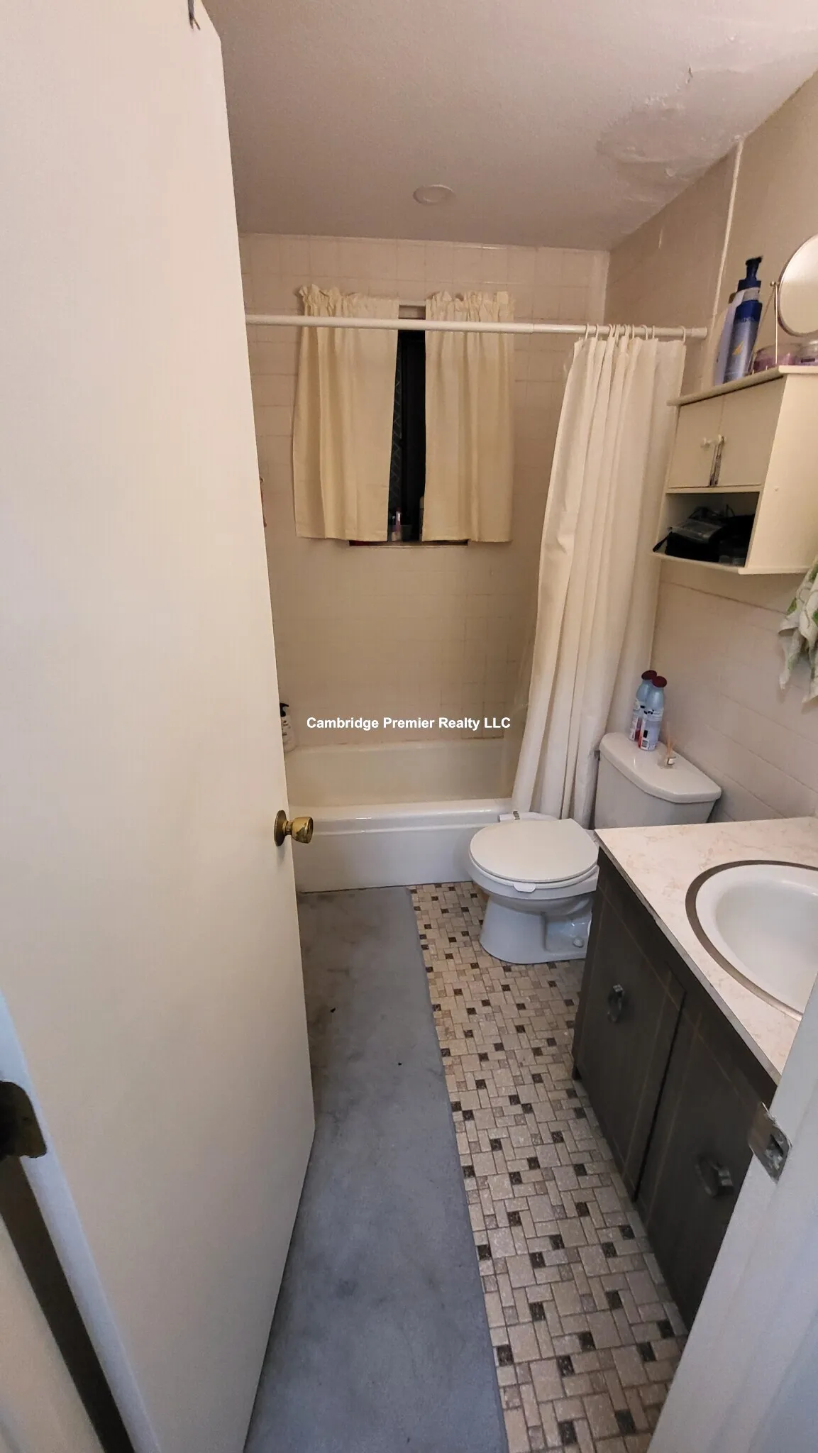 12 Cameron Ave, Teele Square