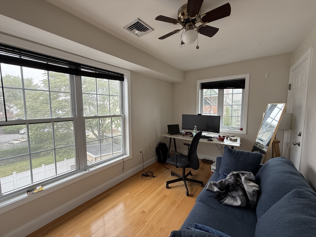 11 Everett Ave, East Somerville