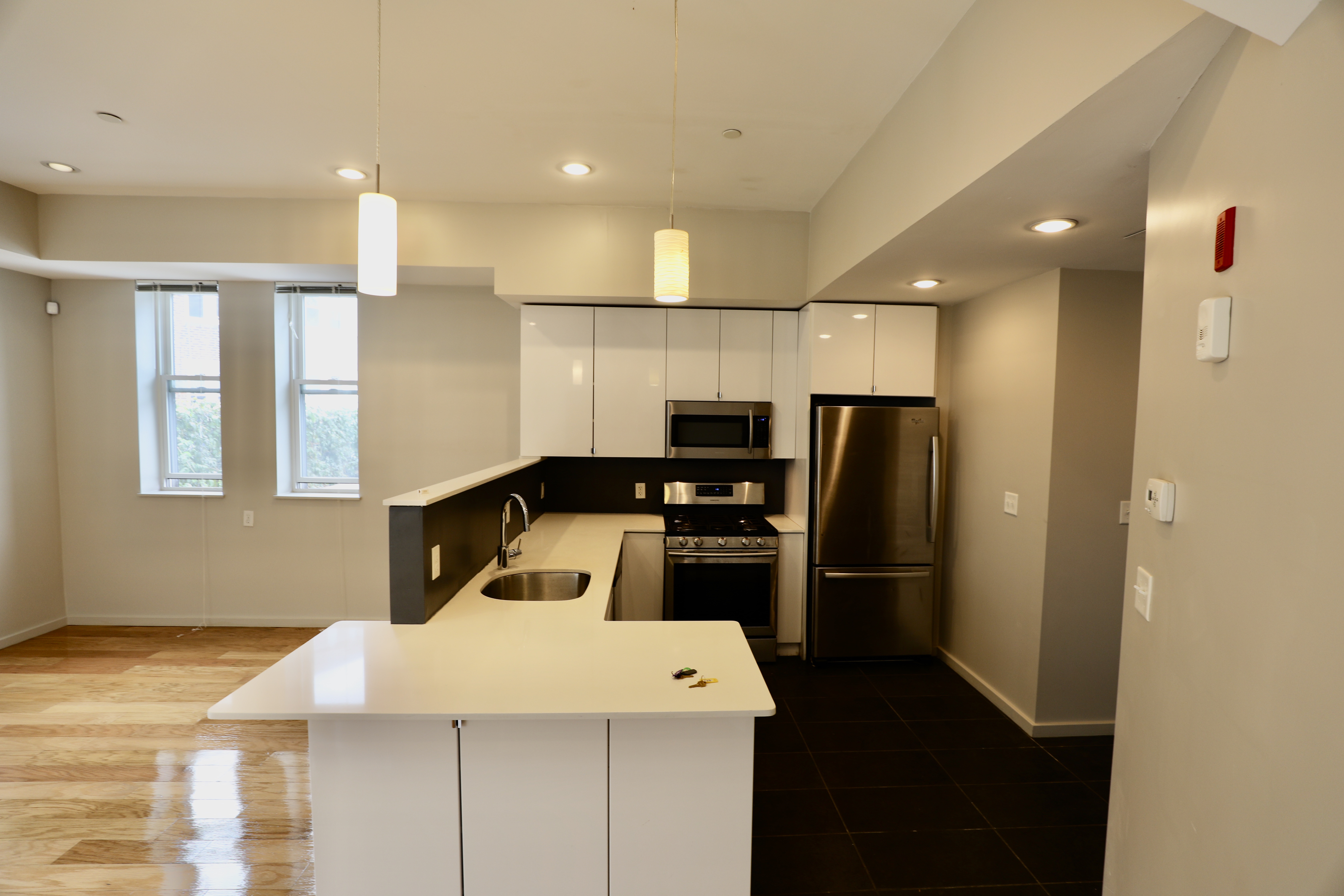 5 bed, 2.5 bath apartment for rent at 57 Glenville Ave Unit 1, Allston — photo 2 of 23