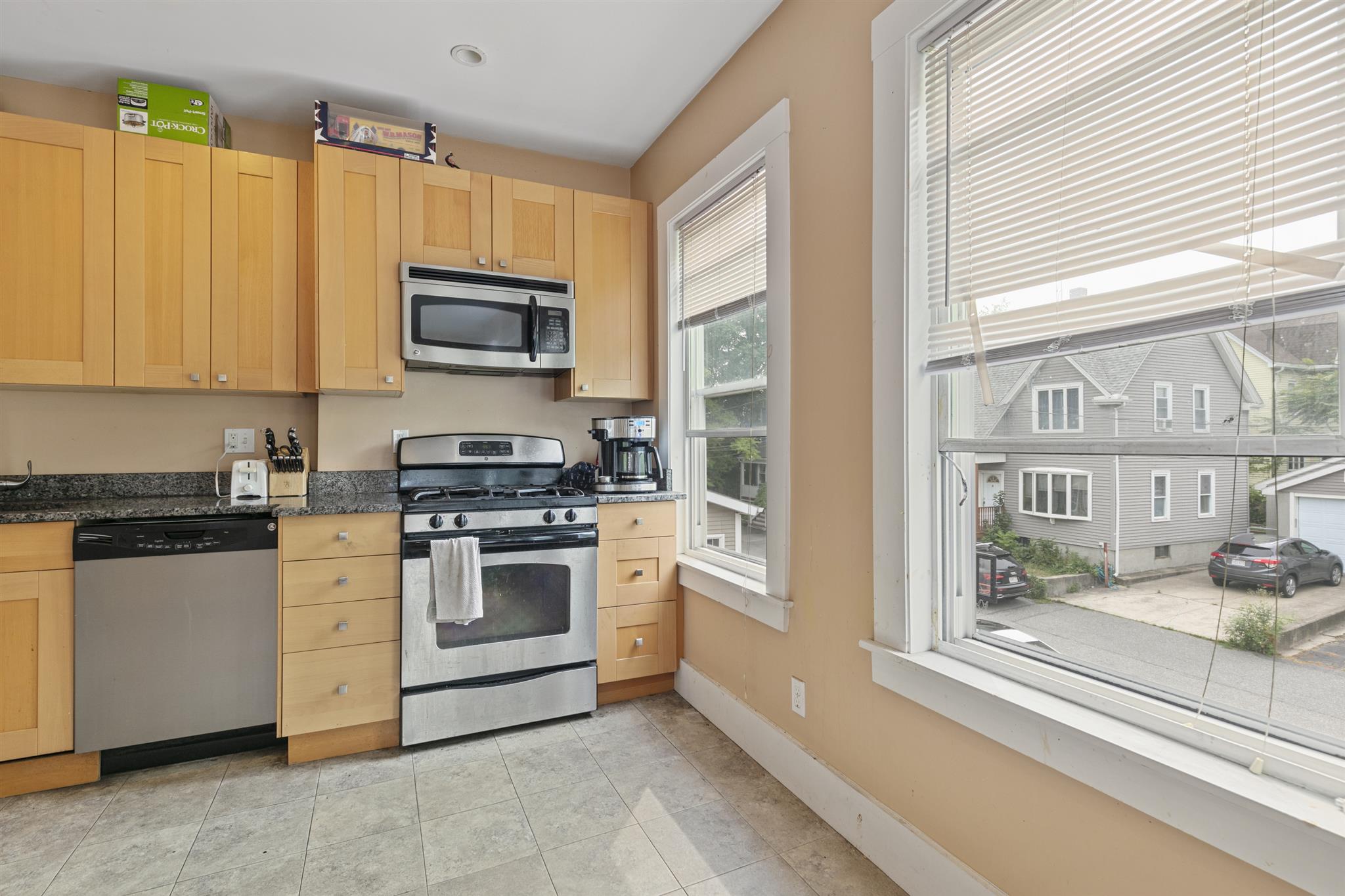 3 bed, 2 bath apartment for rent at 34 William St Unit 1, Medford — photo 7 of 14