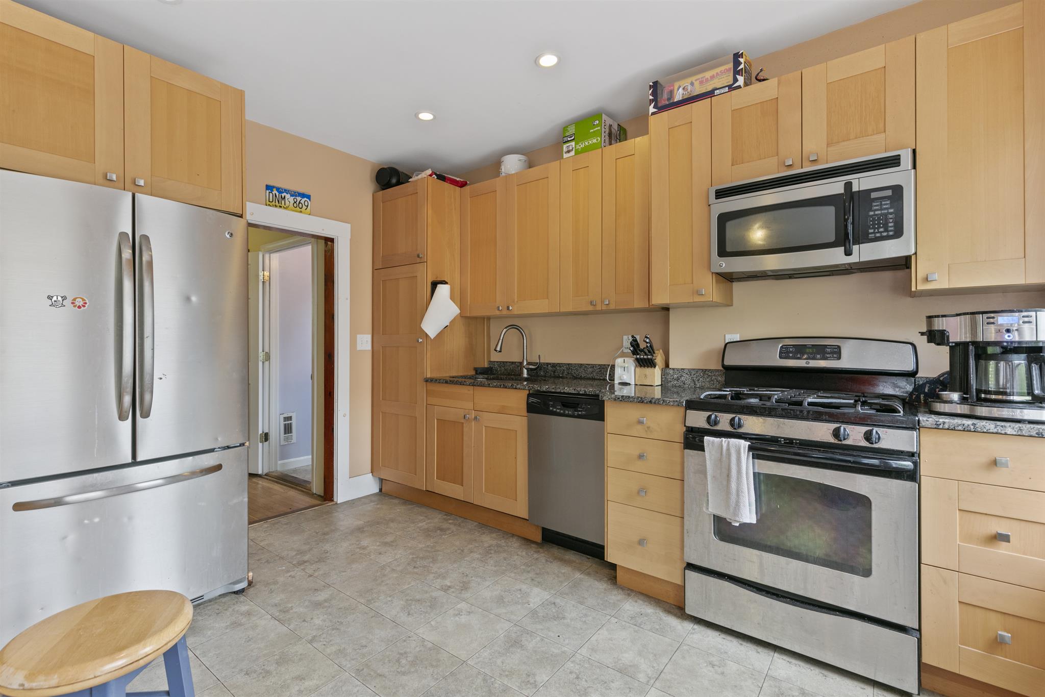 3 bed, 2 bath apartment for rent at 34 William St Unit 1, Medford — photo 8 of 14