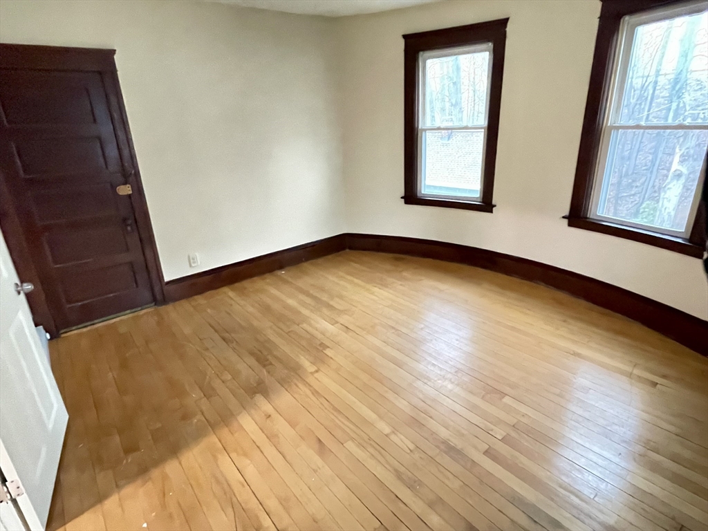 10 Agawam St, Worcester