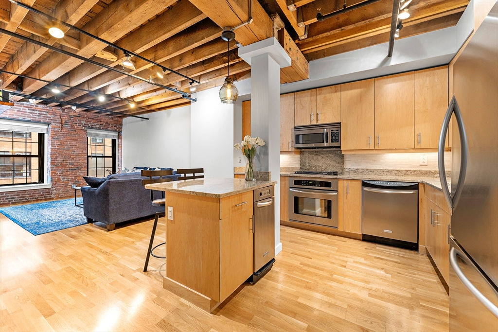 101 Broad St, Waterfront