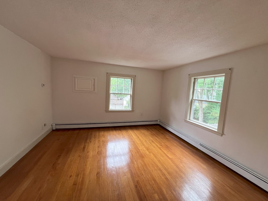 17 Maple St, Auburndale