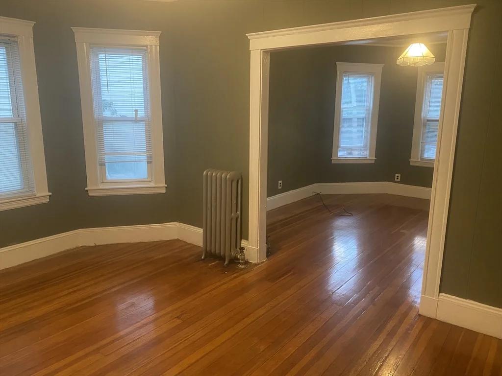 242 Hyde Park Ave, Jamaica Plain