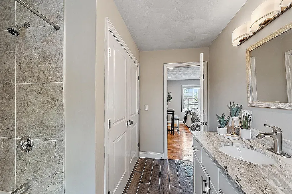 25 Hopkins St, Revere