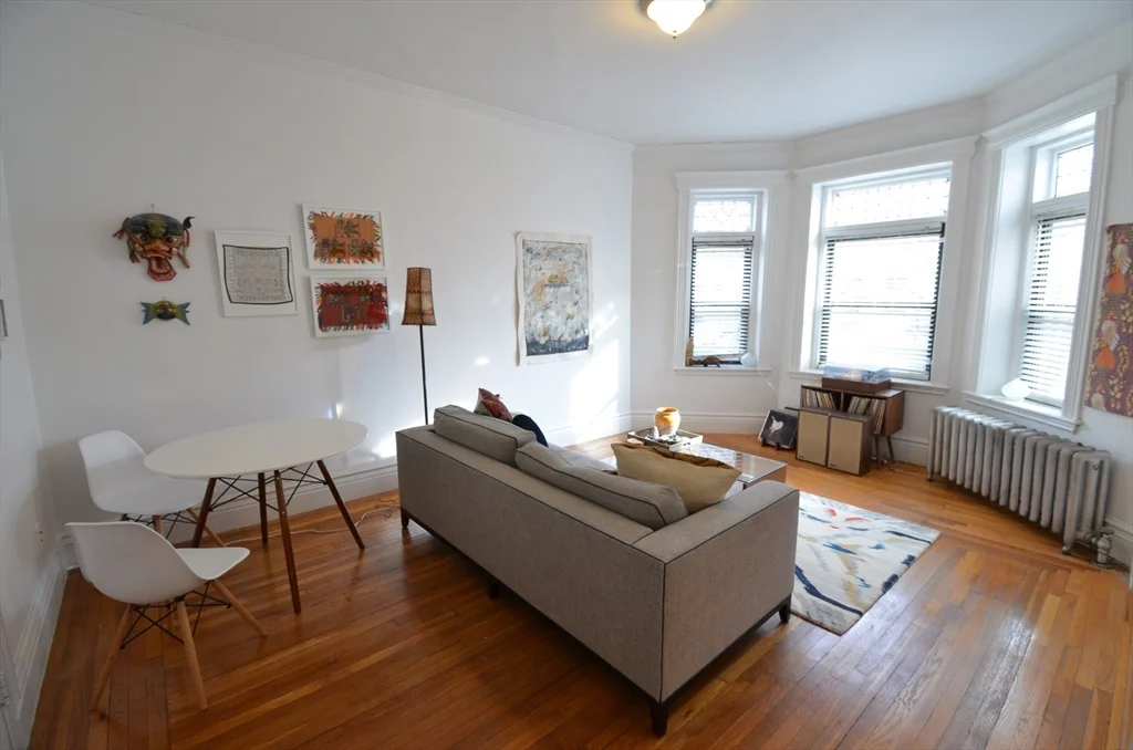 1109 Boylston St, Fenway