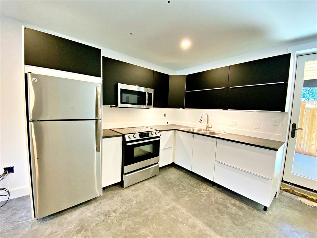 406 Sumner St, East Boston