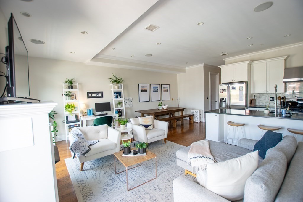 376 West Broadway, South Boston