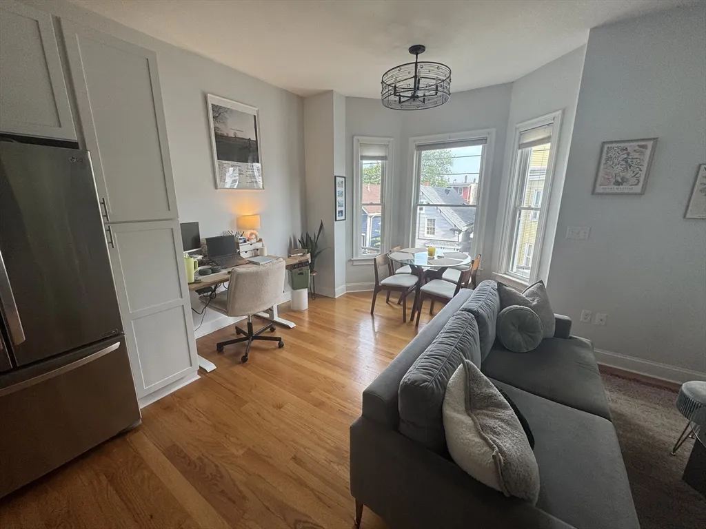 238 Saratoga St, East Boston