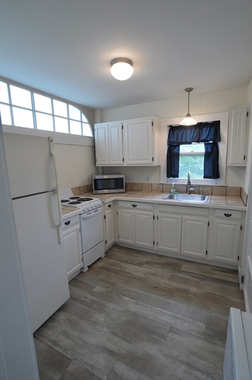 28 Columbus Ave, Beverly