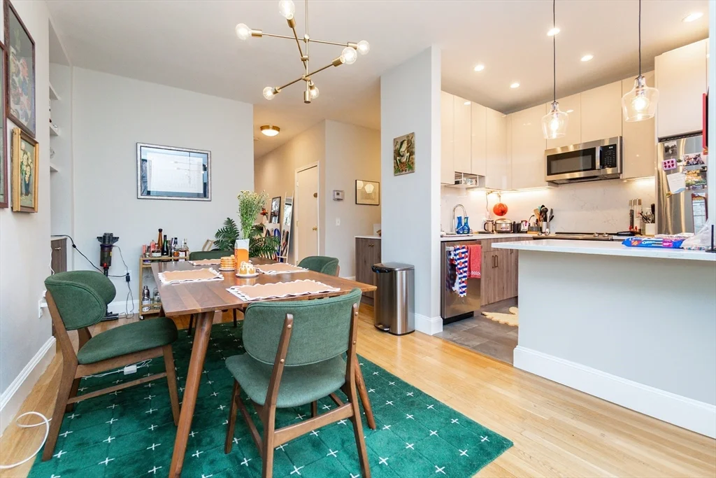 209 W Newton, Back Bay
