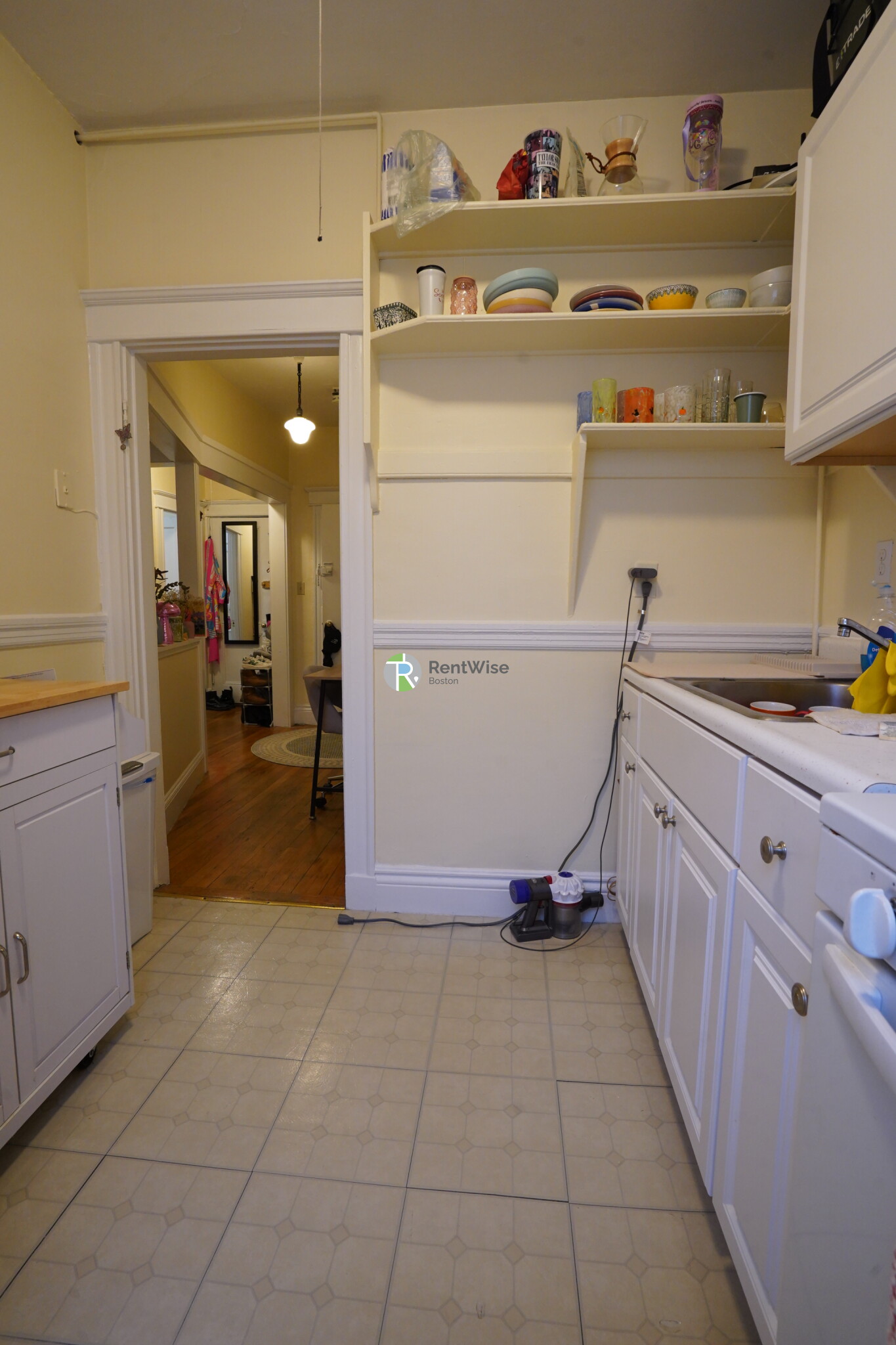 3 Lorraine Ter, Allston