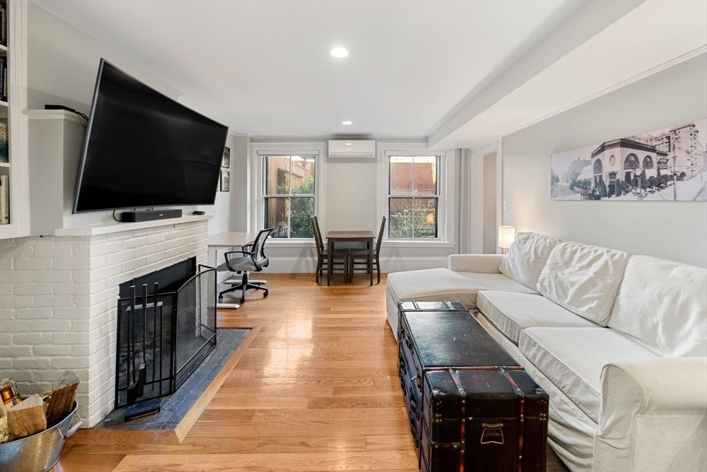 351 Marlborough St, Back Bay