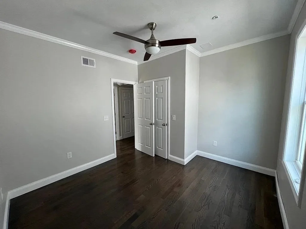 20 Meadow St, Fall River