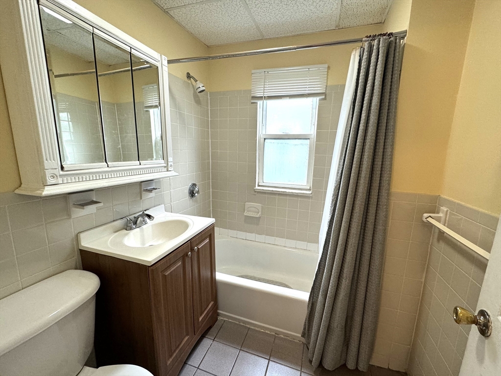 4057 Washington St, Roslindale