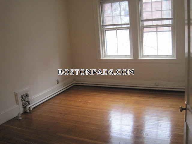 2 bed, 1 bath apartment for rent at 137 Bay State Rd Unit 3, Fenway — photo 2 of 11