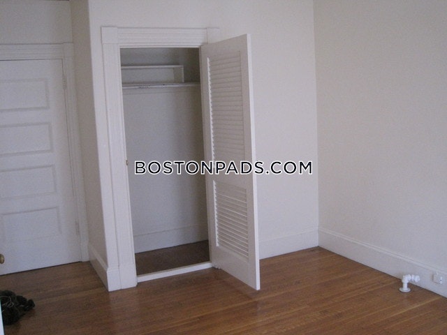 2 bed, 1 bath apartment for rent at 137 Bay State Rd Unit 3, Fenway — photo 3 of 11