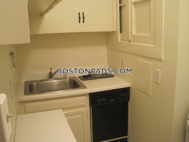 2 bed, 1 bath apartment for rent at 137 Bay State Rd Unit 3, Fenway — photo 11 of 11