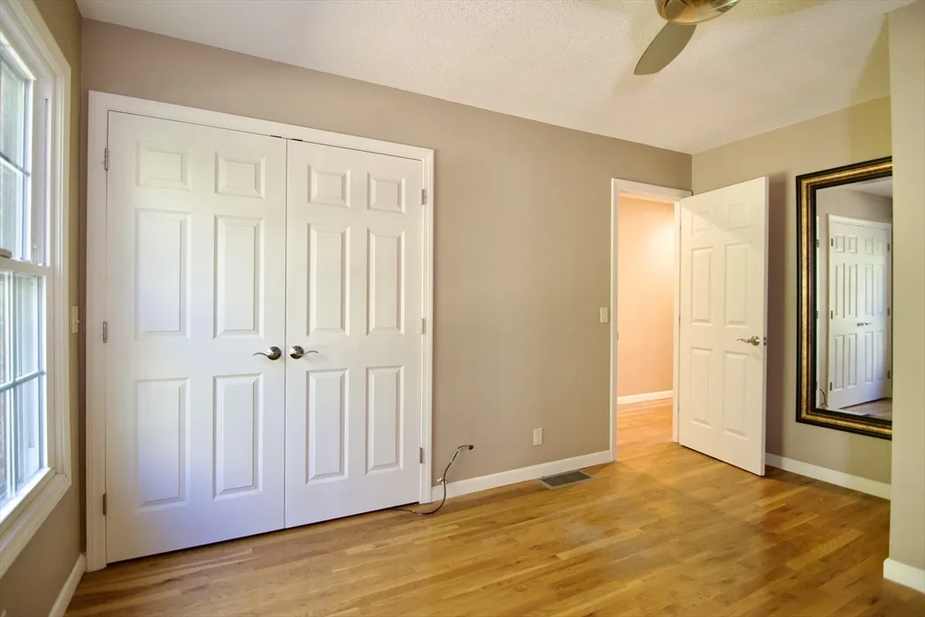 20 Smithfield Ct, Forest Park