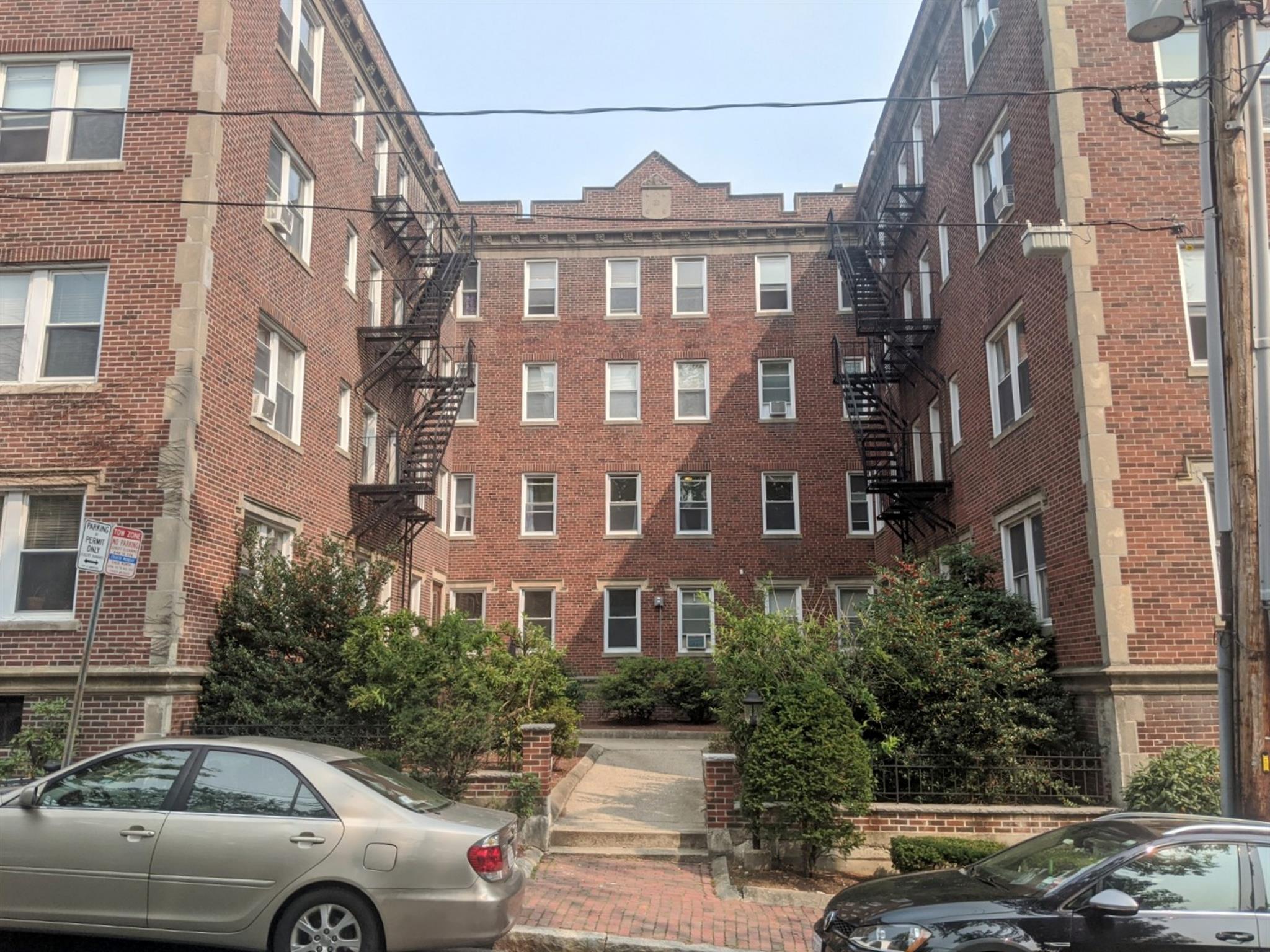 Studio bed, 1 bath apartment for rent at 10 Agassiz St, Porter Square