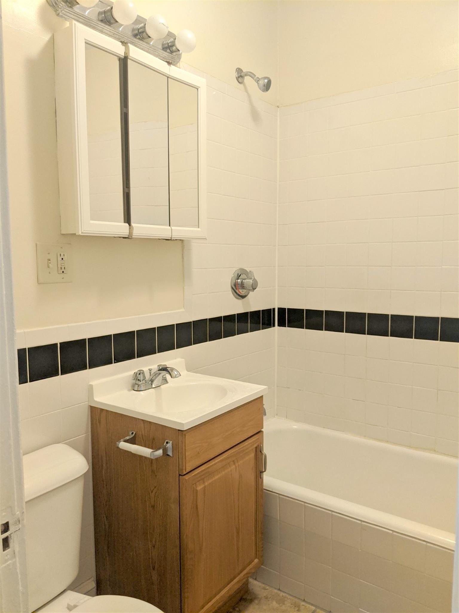 Studio bed, 1 bath apartment for rent at 10 Agassiz St, Porter Square — photo 3 of 15