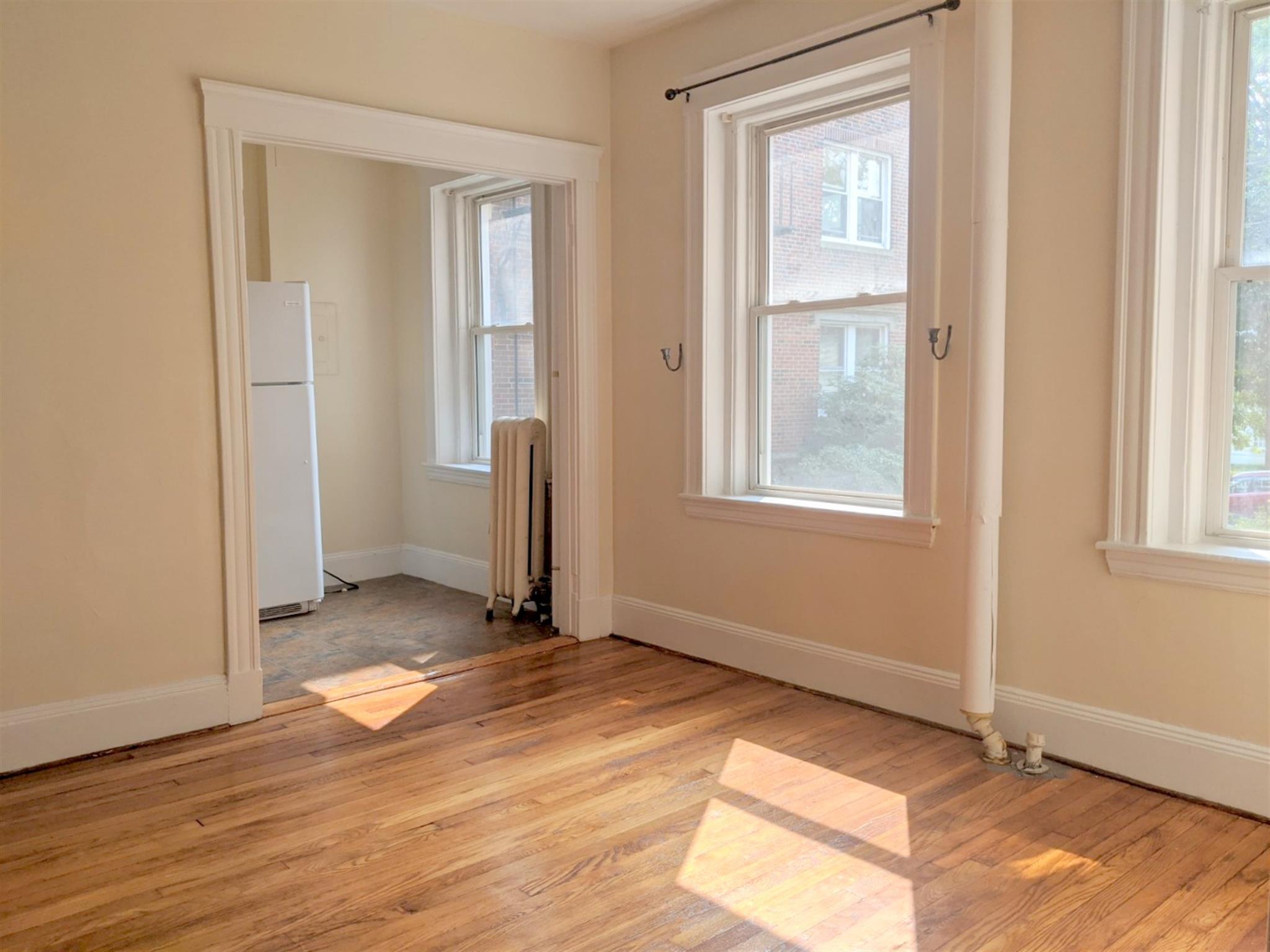 Studio bed, 1 bath apartment for rent at 10 Agassiz St, Porter Square — photo 4 of 15