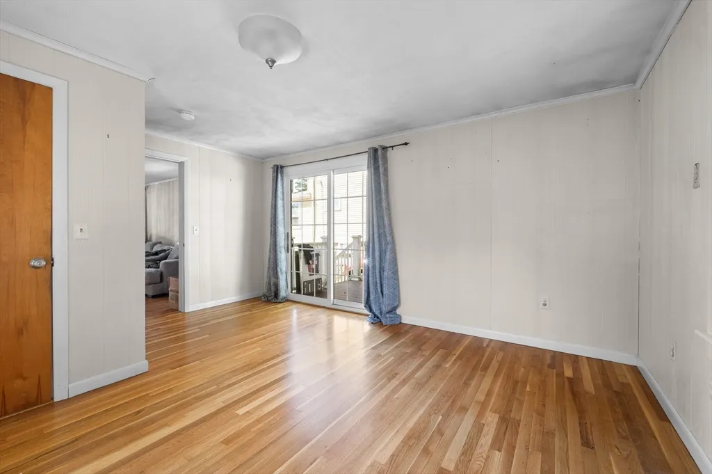 30 Whitney St, Milford