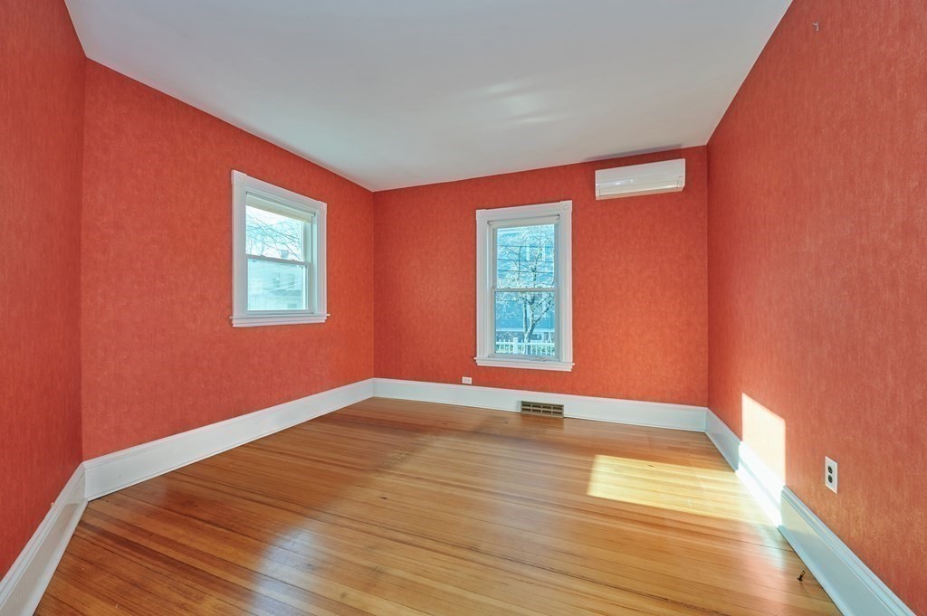 18 Forest St, Lexington