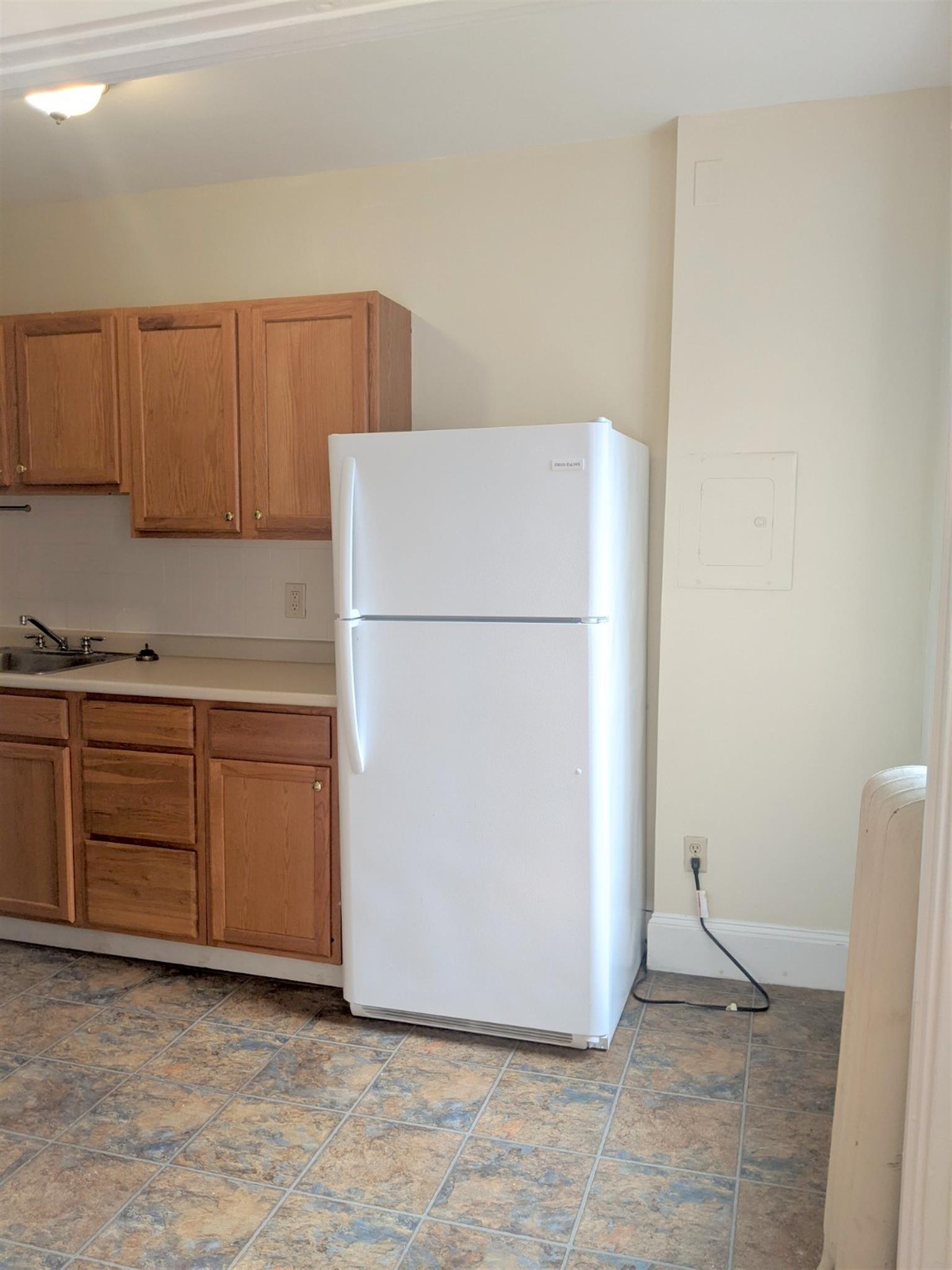 Studio bed, 1 bath apartment for rent at 10 Agassiz St, Porter Square — photo 8 of 15