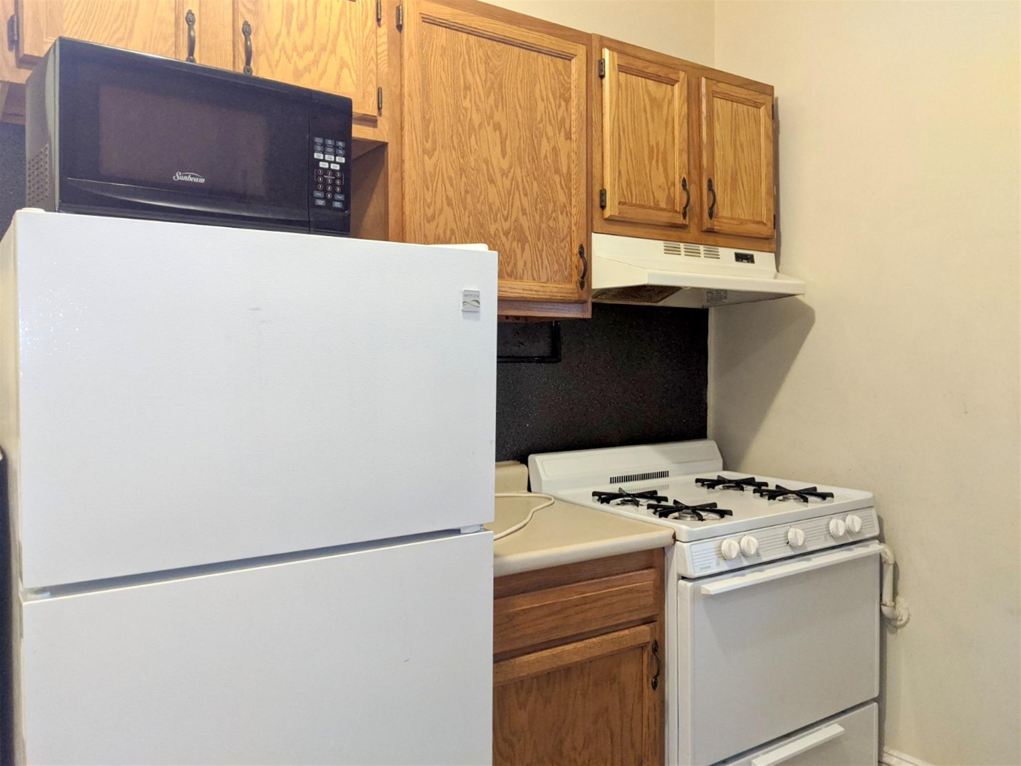 1 bed, 1 bath apartment for rent at 12 Wendell St Unit 3, Baldwin — photo 6 of 16