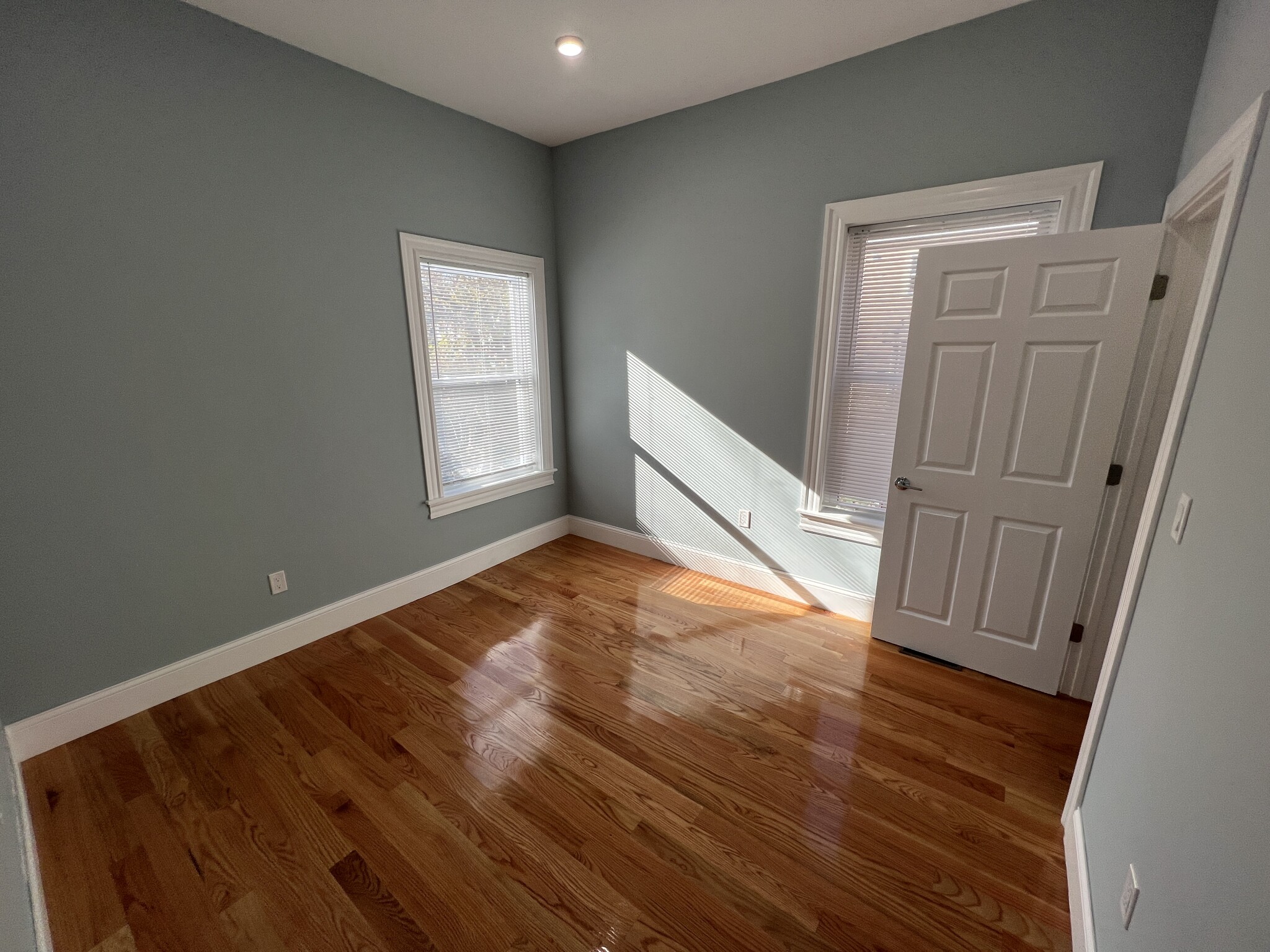 29 Alpine St, Powder House Square