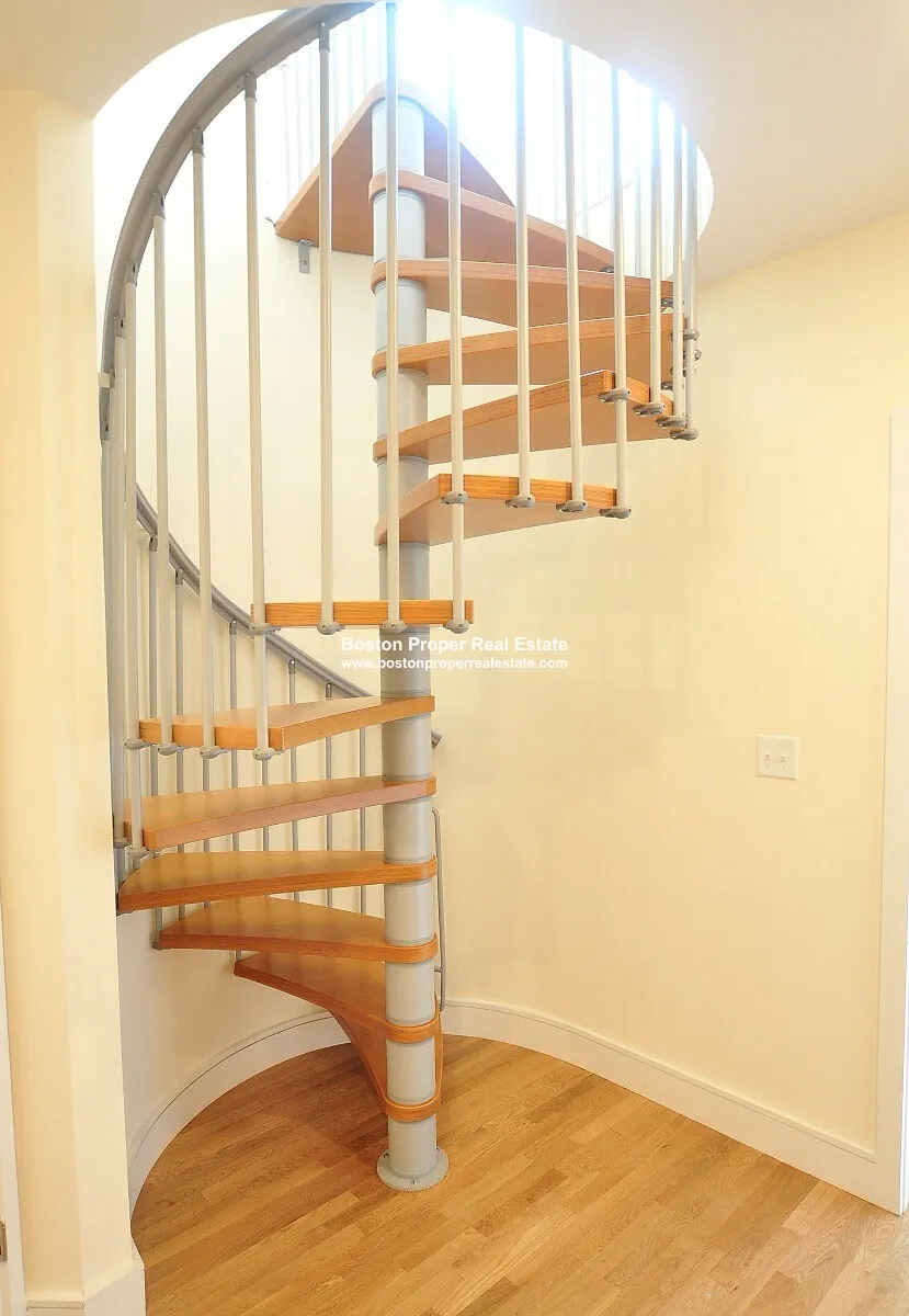 877 Beacon St, Fenway