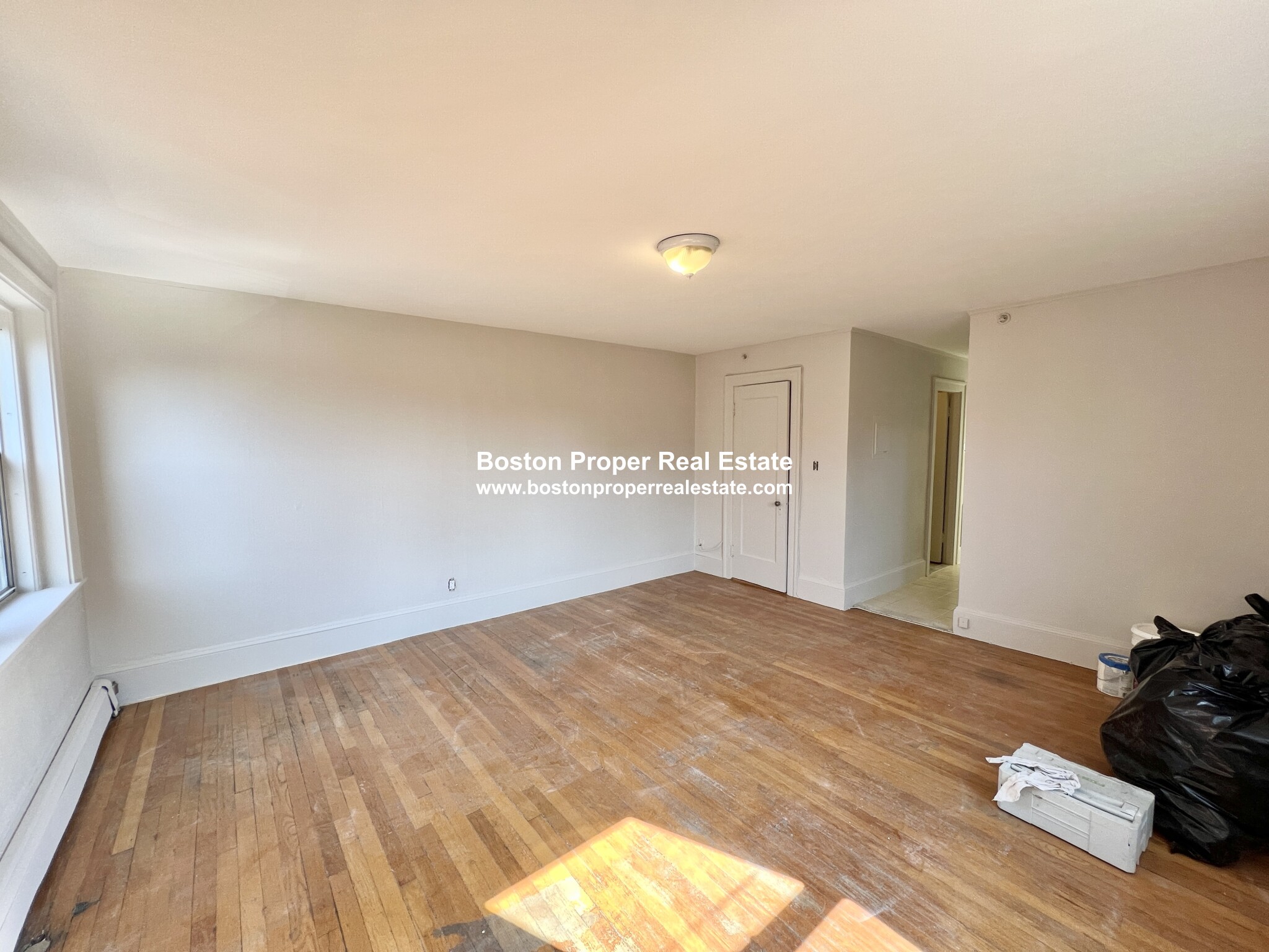 Studio bed, 1 bath apartment for rent at 269 Newbury St Unit 3, Back Bay — photo 4 of 8