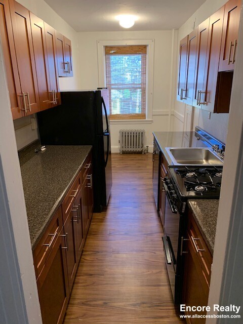 2045 Commonwealth Ave, Brighton