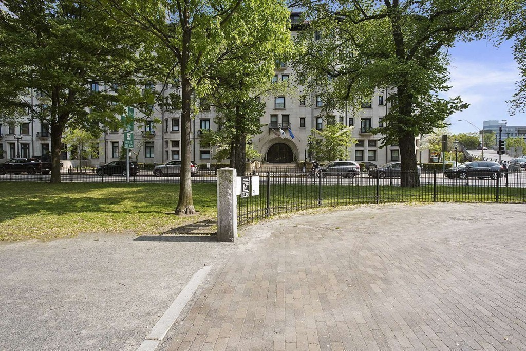 416 Commonwealth Ave, Back Bay