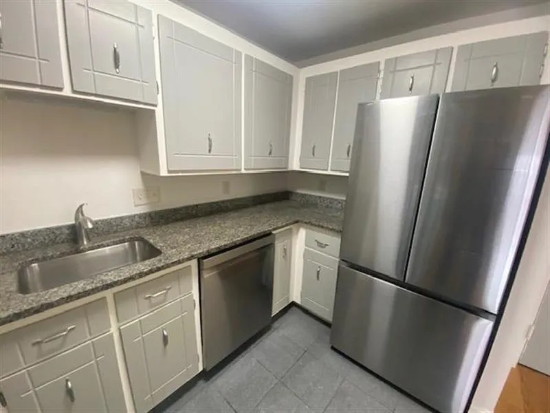 474 Broadway, Magoun Square