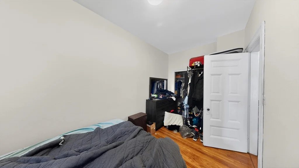 1069 Beacon St, Coolidge Corner