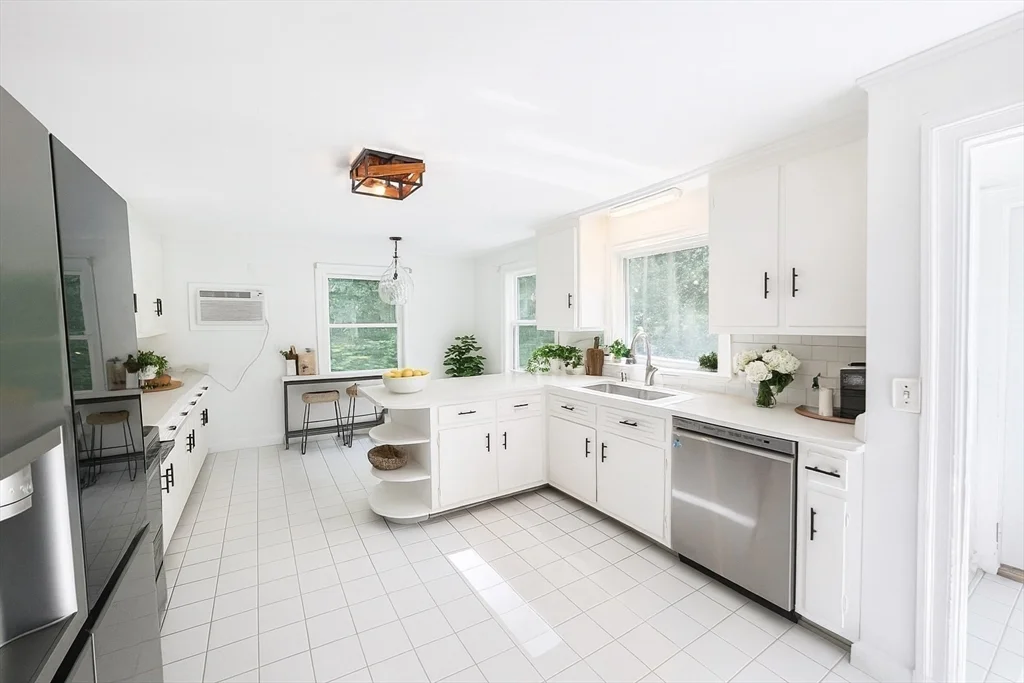 379 Newton St, Chestnut Hill