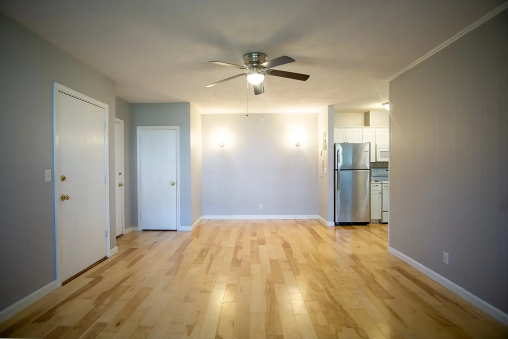 3 Tara Dr, Weymouth