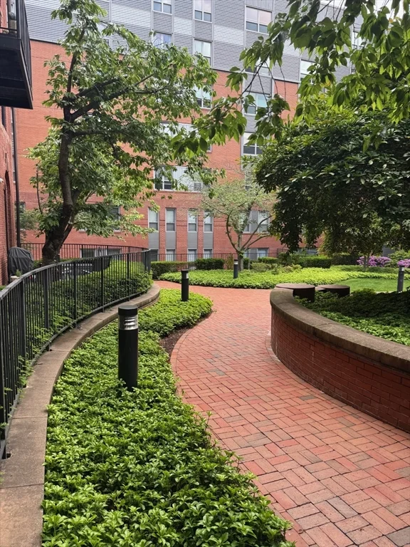 21 Father Francis Gilday St, South End